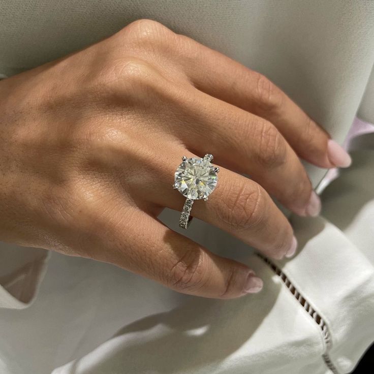 Translation missing: en.Diamond Engagement Rings: Diamond Engagement Rings