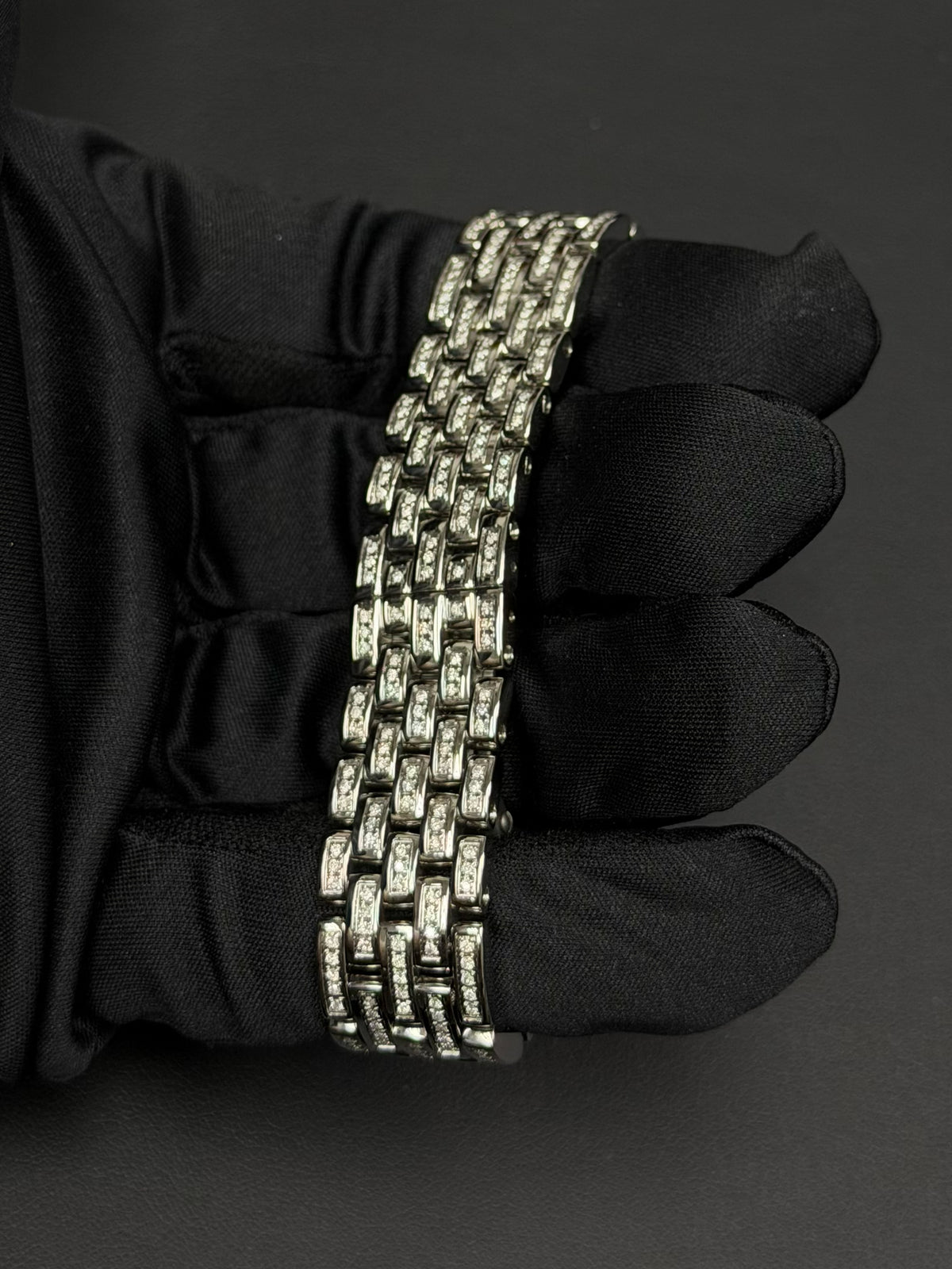 Cartier Panthère Medium watch with 4-5 carat natural diamonds